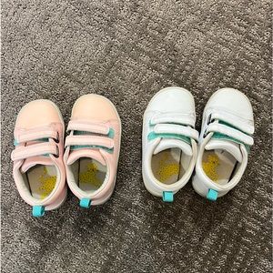 Toddler size 7 Ten Little sneakers